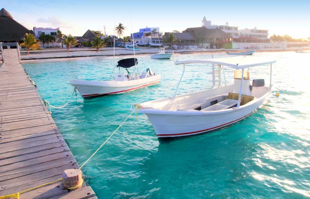 Bateau pour faire du snorkeling à Puerto Morelos