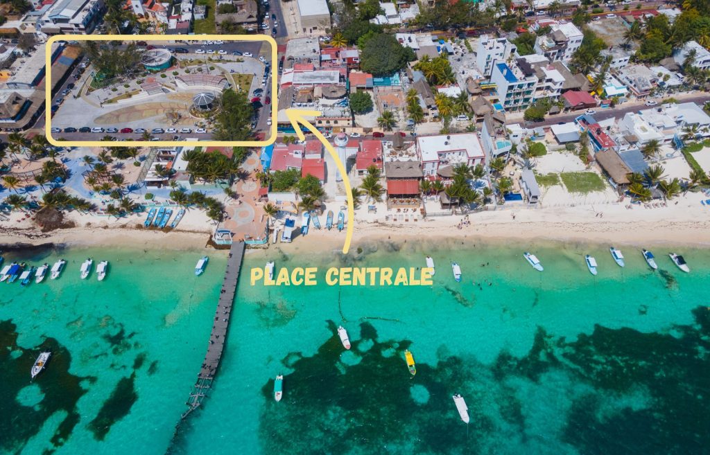 Place centrale Puerto Morelos